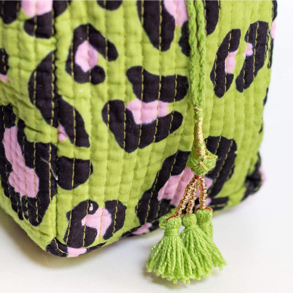 Handgemachte kleine Kosmetiktasche "oh leo cosmic green"